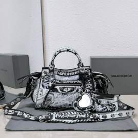 Picture of Balenciaga Handbags _SKUfw185509564fw